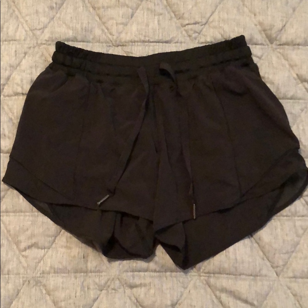 Lululemon Hotty Hot Shorts- Size 6